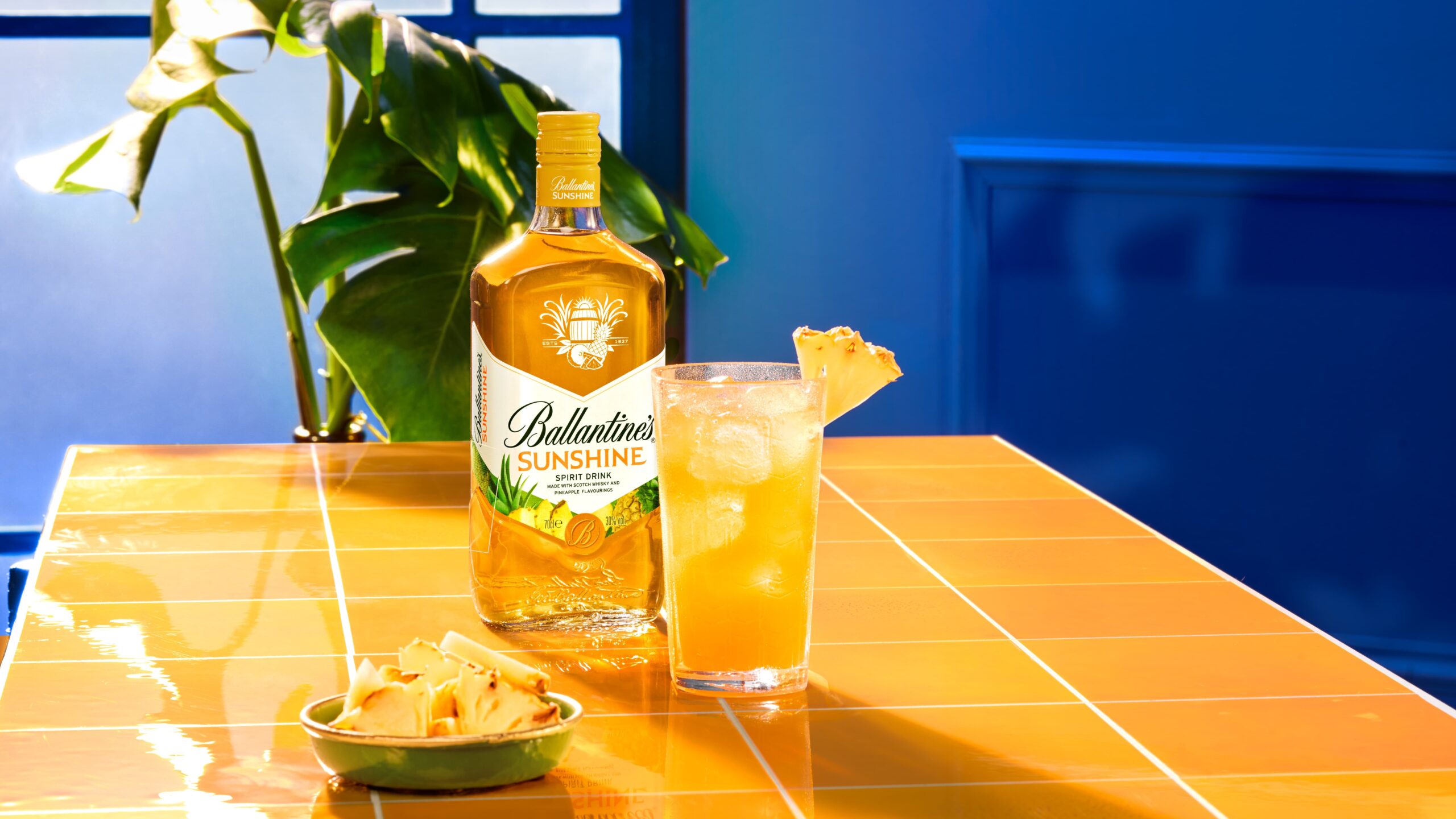 Ballantine's Sunshine - Pineapple & Whisky - Ballantine's BR