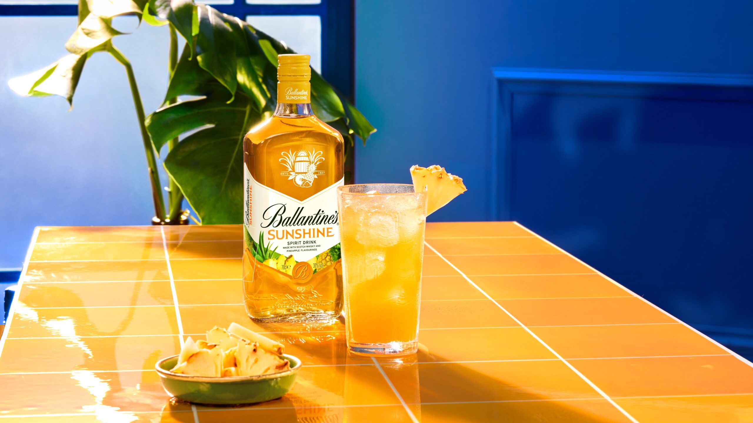 Ray Of Sunshine - Tropical Whisky Highball Recipe - Ballantine's