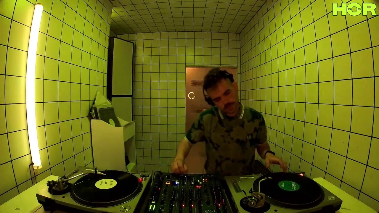 Héctor Oaks AKA Cadency - April 23 - 9pm-10pm